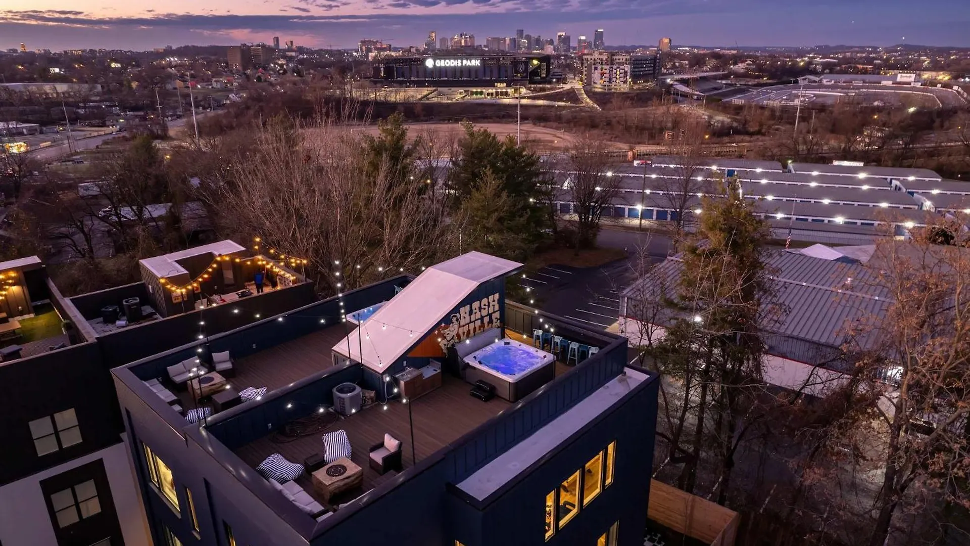 Twin Homes Rooftop Deck Hot Tub Outdoor Kitchen Νάσβιλ